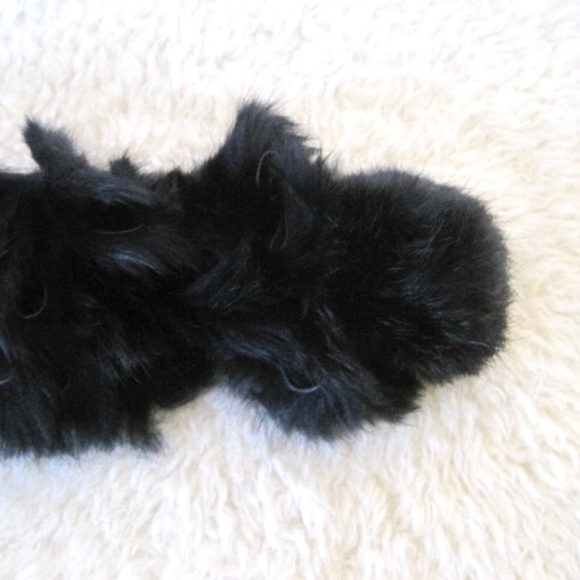 Fur Scarf /Neck Warmer  with Pom Poms - Picture 4 of 4